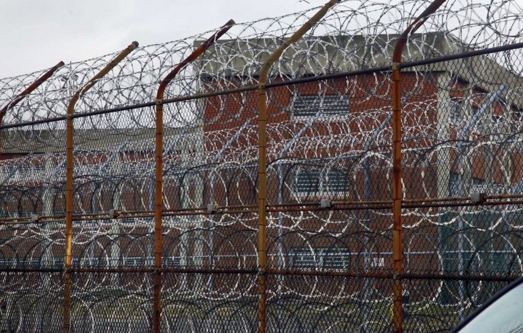 jail_barbedwire