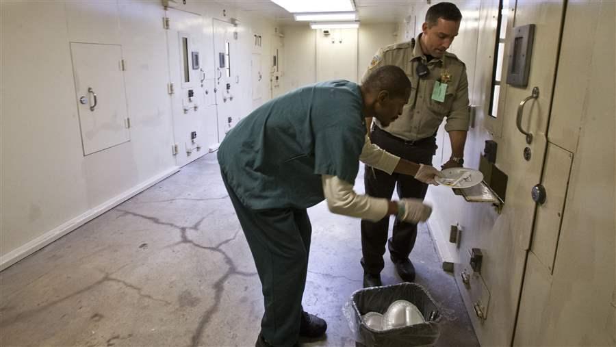 prisoninmateofficer