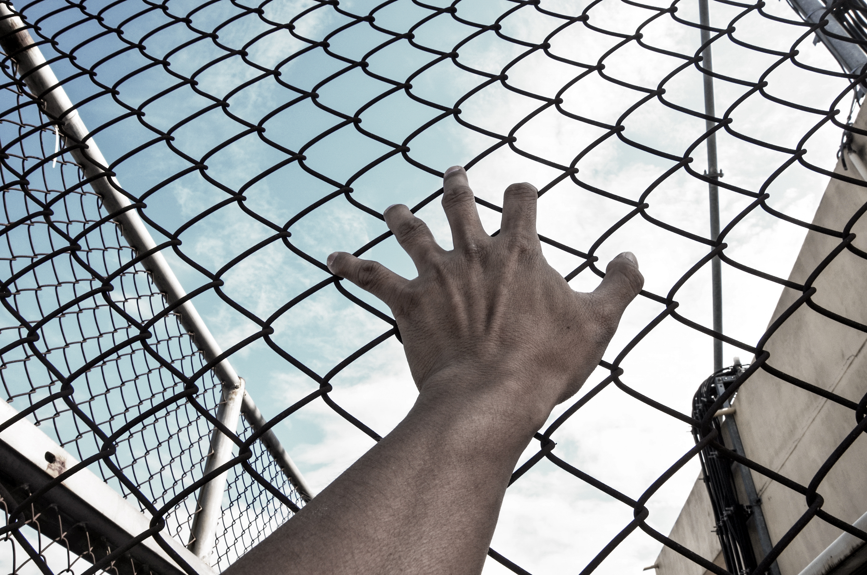 prison-hand-freedom